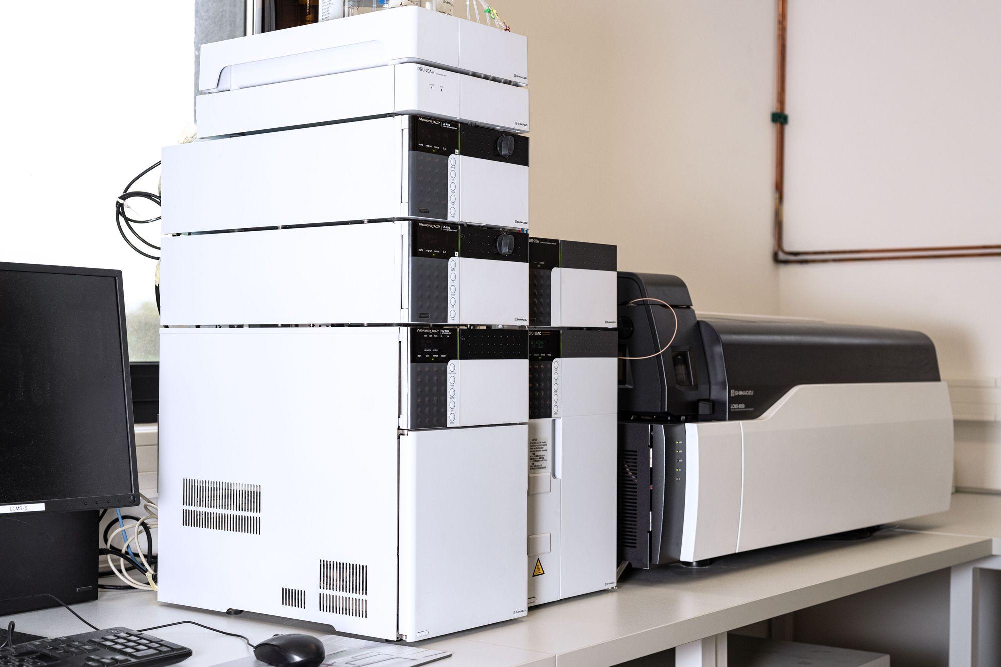 sample-control-uplc-apci-ms.jpg